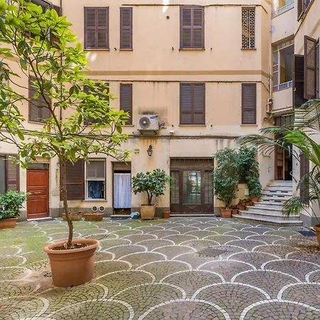 B House - Luxury Trastevere بيت للعطل